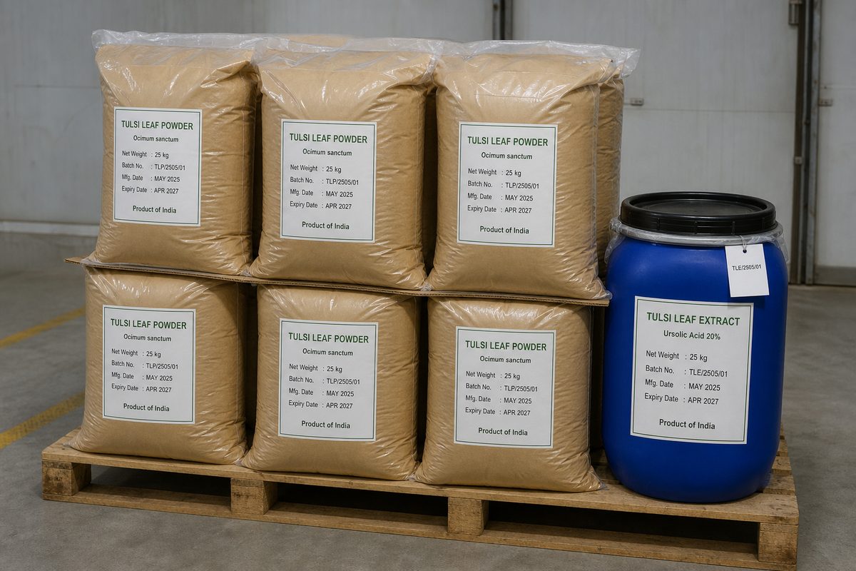 25 kg food-grade tulsi powder bags and a sealed HDPE extract drum staged on an export pallet